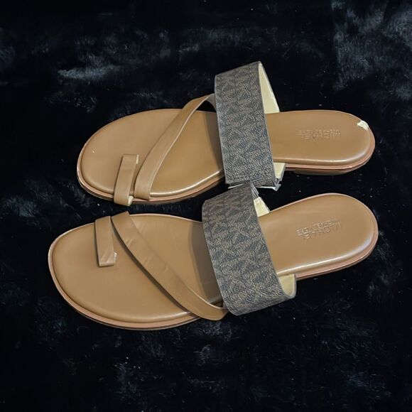 Michael Kors Pratt Logo Leather Sandals - Picture 2 of 8